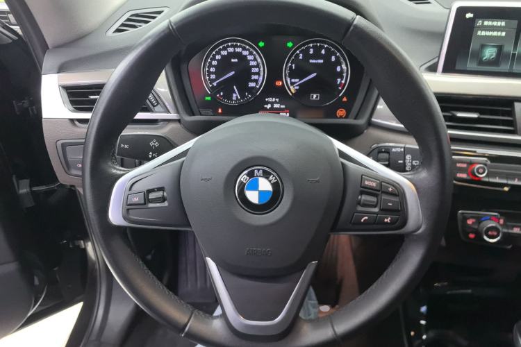 Used BMW X1 New Energy 2019 xDrive25Le Mileage Upgrade Version Steering Wheel
