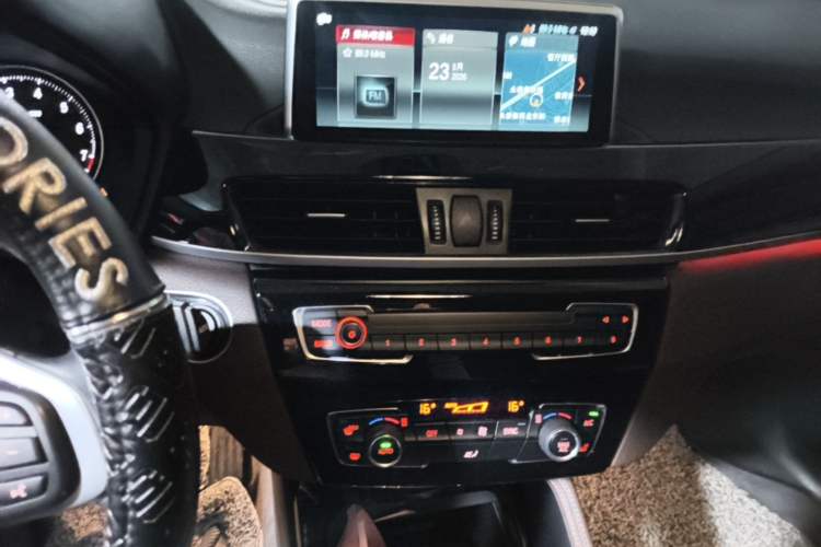 Used BMW X1 New Energy 2019 xDrive25Le Mileage Upgrade Version Audio And AC Panel