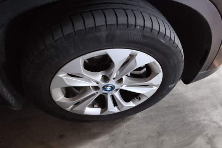 Used BMW X1 New Energy 2019 xDrive25Le Mileage Upgrade Version Right Front Wheel Hub