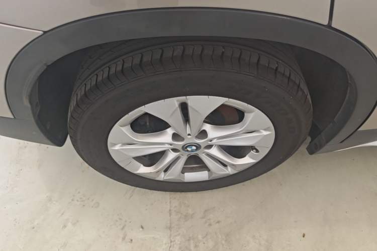 Used BMW X1 New Energy 2019 xDrive25Le Mileage Upgrade Version Right Rear Wheel Hub