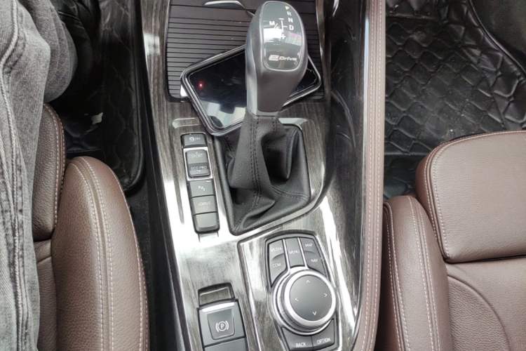 Used BMW X1 New Energy 2019 xDrive25Le Mileage Upgrade Version Gear Lever