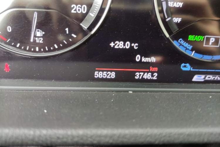 Used BMW X1 New Energy 2019 xDrive25Le Mileage Upgrade Version Odometer Close Up