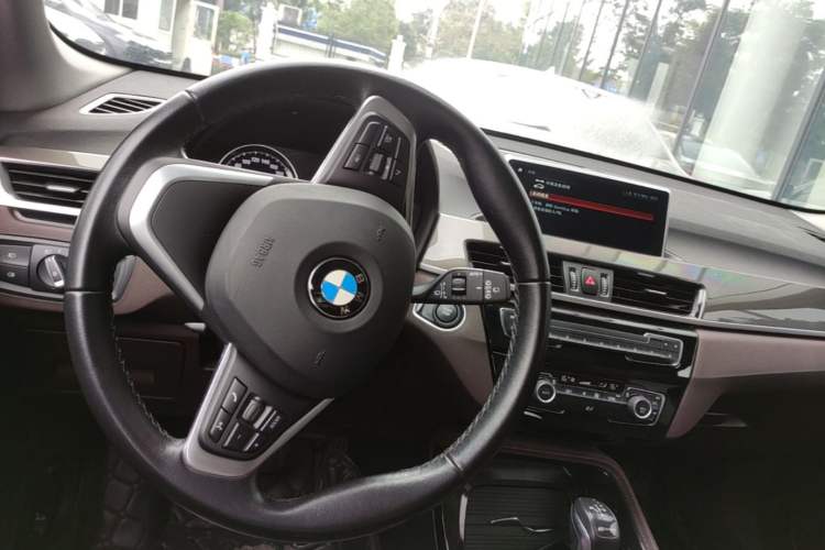 Used BMW X1 New Energy 2019 xDrive25Le Mileage Upgrade Version Steering Wheel