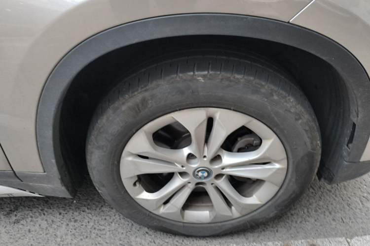 Used BMW X1 New Energy 2019 xDrive25Le Mileage Upgrade Version Right Front Wheel Hub
