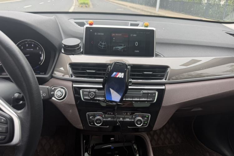 Used BMW X1 New Energy 2019 xDrive25Le Mileage Upgrade Version Audio And AC Panel