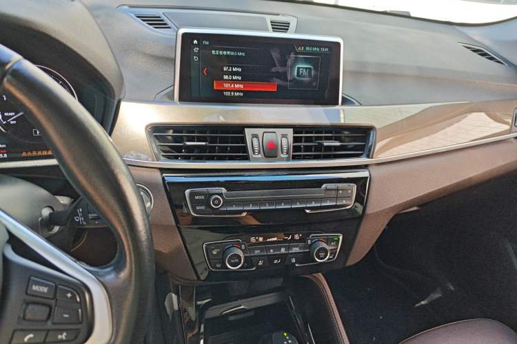 Used BMW X1 New Energy 2019 xDrive25Le Mileage Upgrade Version Audio And AC Panel