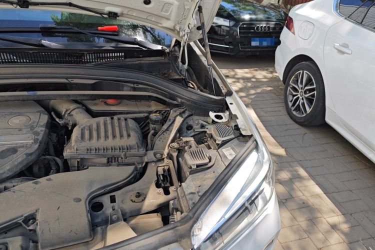 Used BMW X1 New Energy 2019 xDrive25Le Mileage Upgrade Version Engine Bay Left