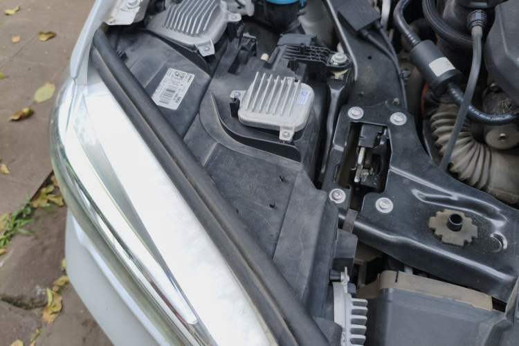 Used BMW X1 New Energy 2019 xDrive25Le Mileage Upgrade Version Engine Bay Right