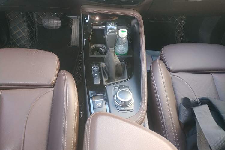 Used BMW X1 New Energy 2019 xDrive25Le Mileage Upgrade Version Gear Lever