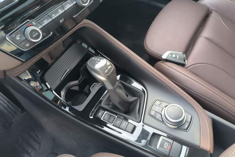 Used BMW X1 New Energy 2019 xDrive25Le Mileage Upgrade Version Gear Lever