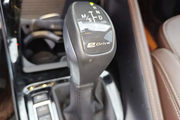Used BMW X1 New Energy 2019 xDrive25Le Mileage Upgrade Version Gear Lever