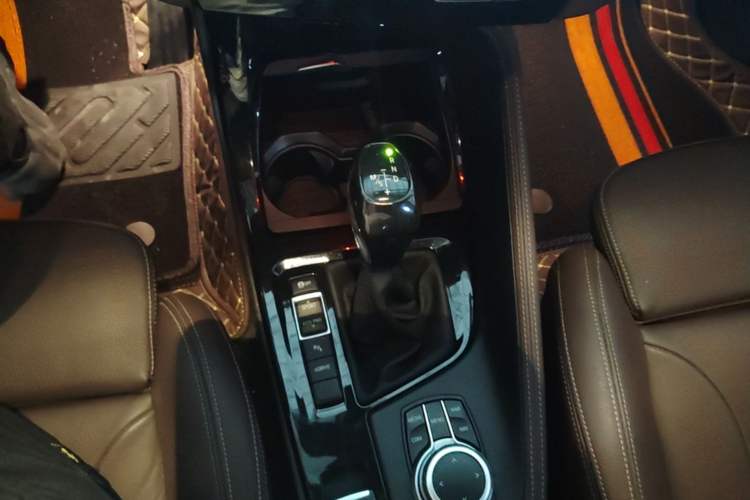 Used BMW X1 New Energy 2019 xDrive25Le Mileage Upgrade Version Gear Lever