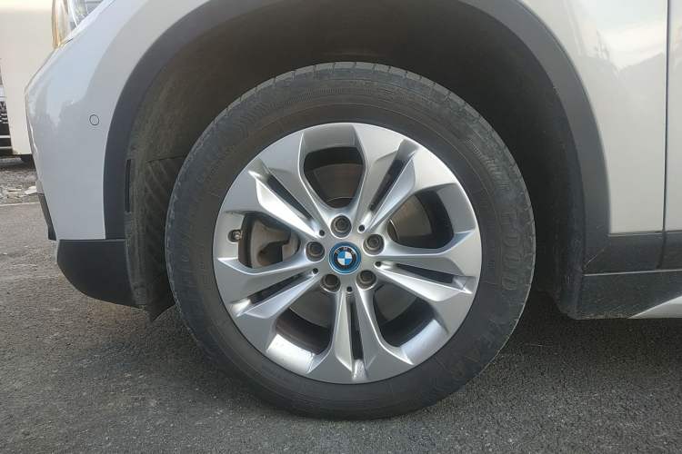 Used BMW X1 New Energy 2019 xDrive25Le Mileage Upgrade Version Left Front Wheel Hub