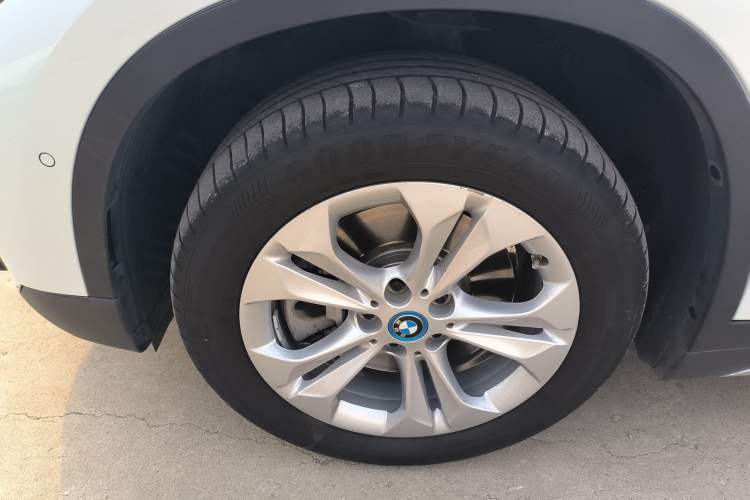 Used BMW X1 New Energy 2019 xDrive25Le Mileage Upgrade Version Left Front Wheel Hub