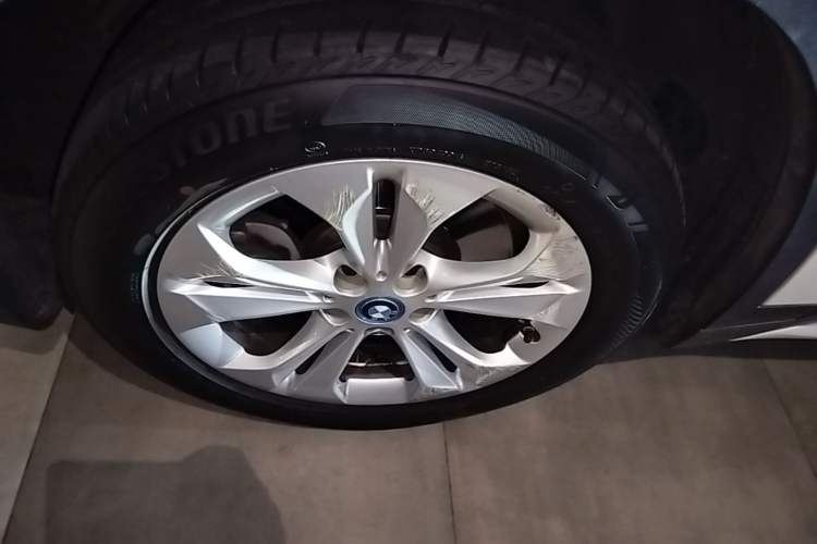 Used BMW X1 New Energy 2019 xDrive25Le Mileage Upgrade Version Left Front Wheel Hub