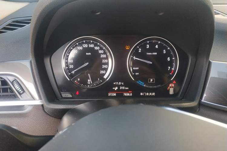 Used BMW X1 New Energy 2019 xDrive25Le Mileage Upgrade Version Odometer Close Up