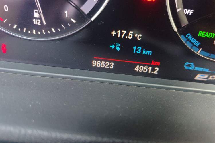 Used BMW X1 New Energy 2019 xDrive25Le Luxury Model Odometer Close Up