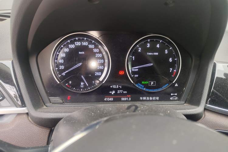 Used BMW X1 New Energy 2019 xDrive25Le Mileage Upgrade Version Odometer Close Up