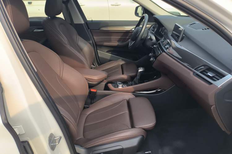 Used BMW X1 New Energy 2019 xDrive25Le Mileage Upgrade Version Right Front Seat