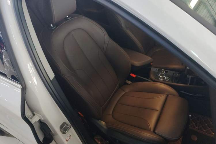 Used BMW X1 New Energy 2019 xDrive25Le Mileage Upgrade Version Right Front Seat