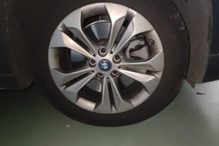 Used BMW X1 New Energy 2019 xDrive25Le Mileage Upgrade Version Right Front Wheel Hub