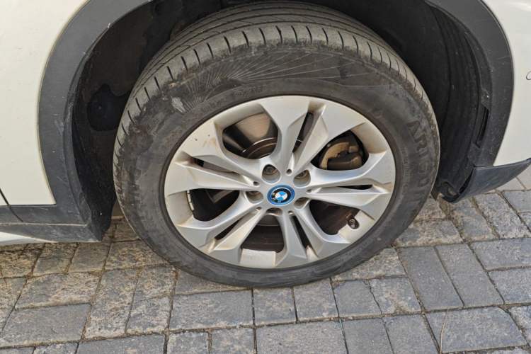 Used BMW X1 New Energy 2019 xDrive25Le Mileage Upgrade Version Right Front Wheel Hub