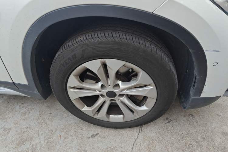 Used BMW X1 New Energy 2019 xDrive25Le Mileage Upgrade Version Right Front Wheel Hub