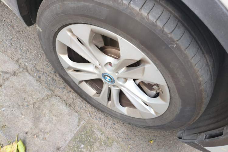 Used BMW X1 New Energy 2019 xDrive25Le Mileage Upgrade Version Right Front Wheel Hub