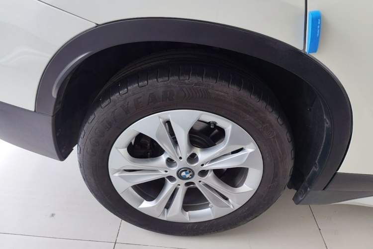 Used BMW X1 New Energy 2019 xDrive25Le Mileage Upgrade Version Right Rear Wheel Hub