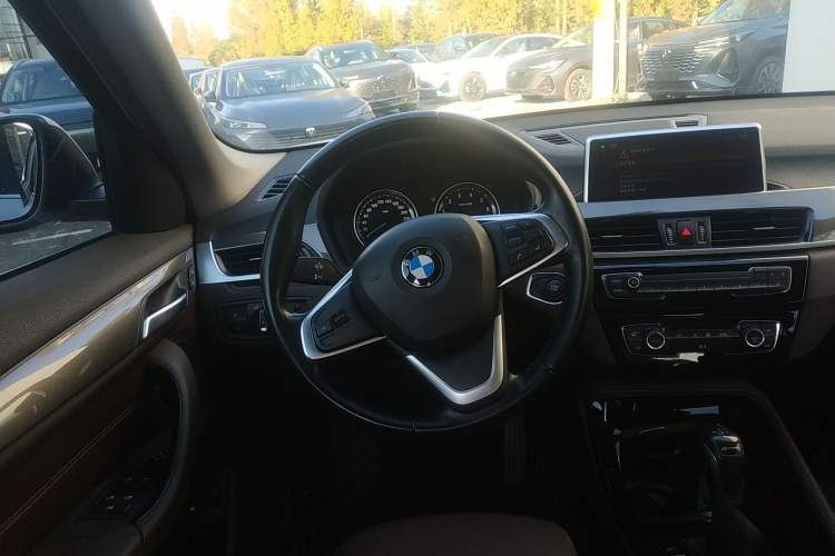 Used BMW X1 New Energy 2019 xDrive25Le Mileage Upgrade Version Steering Wheel