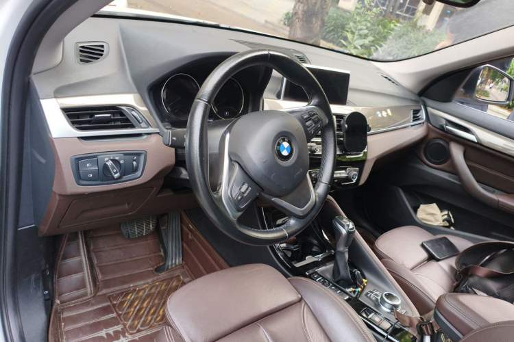 Used BMW X1 New Energy 2019 xDrive25Le Mileage Upgrade Version Steering Wheel