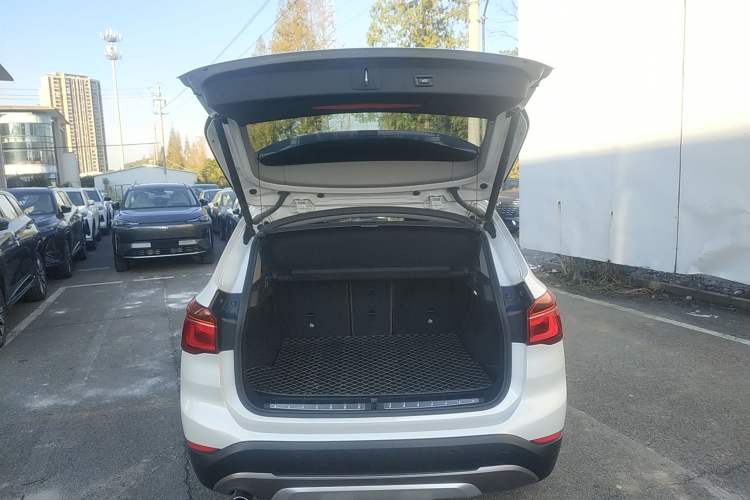 Used BMW X1 New Energy 2019 xDrive25Le Mileage Upgrade Version Trunk