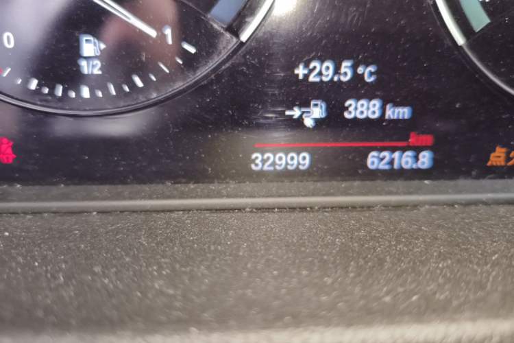 Used BMW X1 New Energy 2019 xDrive25Le Mileage Upgrade Version Odometer Close Up