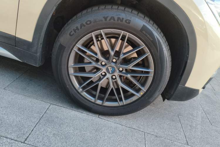 Used BMW X1 New Energy 2019 xDrive25Le Mileage Upgrade Version Right Front Wheel Hub