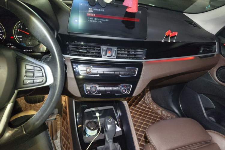 Used BMW X1 New Energy 2020 xDrive30Le Premium Edition Audio And AC Panel