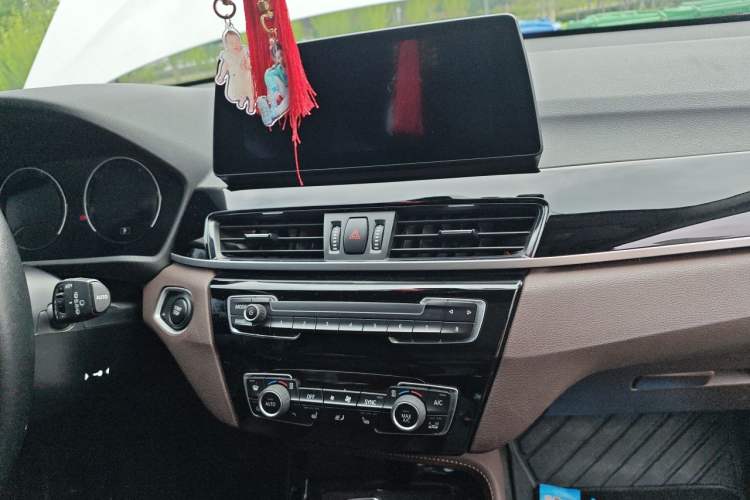 Used BMW X1 New Energy 2020 xDrive30Le Premium Edition Audio And AC Panel