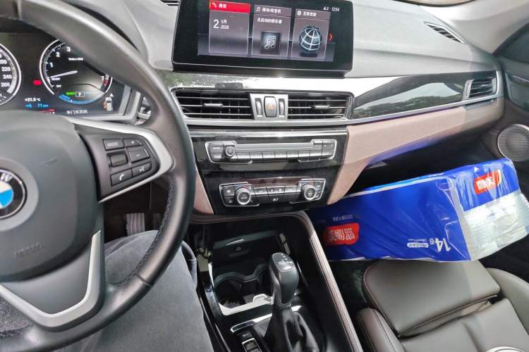 Used BMW X1 New Energy 2020 xDrive30Le Premium Edition Audio And AC Panel