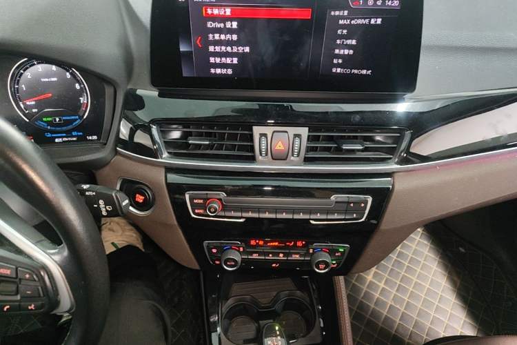 Used BMW X1 New Energy 2020 xDrive30Le Premium Edition Audio And AC Panel