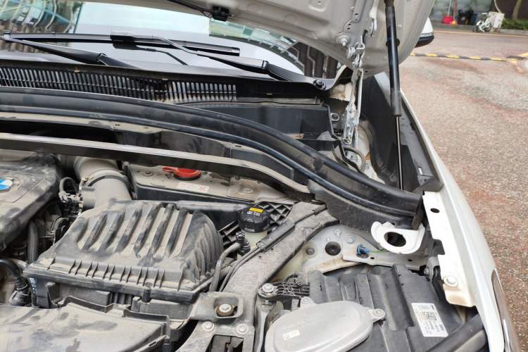 Used BMW X1 New Energy 2020 xDrive30Le Premium Edition Engine Bay Left