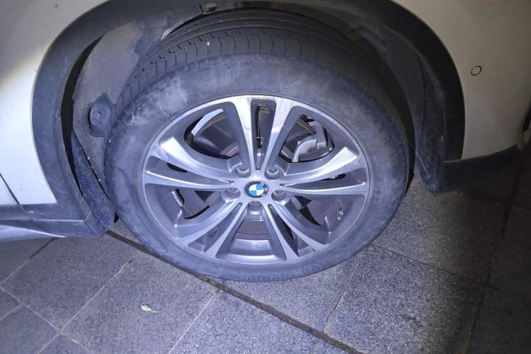 Used BMW X1 New Energy 2020 xDrive30Le Premium Edition Right Front Wheel Hub