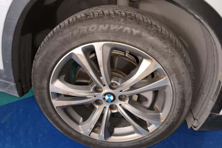 Used BMW X1 New Energy 2020 xDrive30Le Premium Edition Right Front Wheel Hub