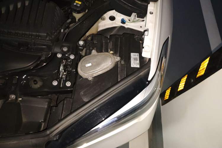 Used BMW X1 New Energy 2021 xDrive30Le Premium Edition Engine Bay Left