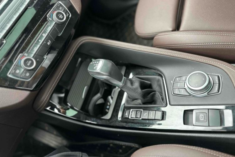 Used BMW X1 New Energy 2021 xDrive30Le Premium Edition Gear Lever