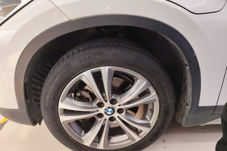 Used BMW X1 New Energy 2021 xDrive30Le Premium Edition Left Front Wheel Hub