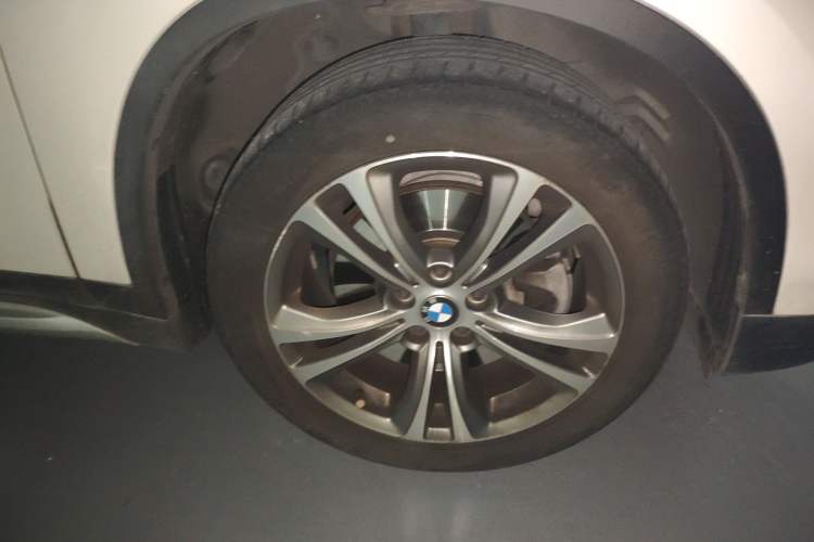 Used BMW X1 New Energy 2021 xDrive30Le Premium Edition Right Front Wheel Hub