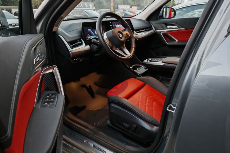 Used BMW X2 2024 sDrive25i M Sport Package Interior 4