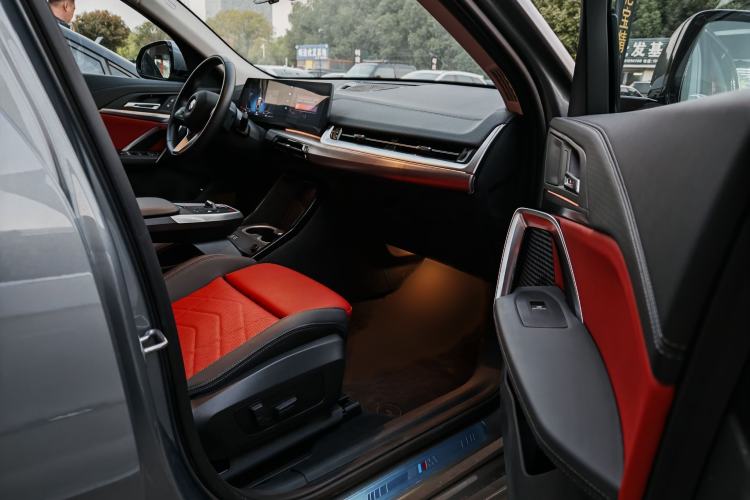 Used BMW X2 2024 sDrive25i M Sport Package Interior 6