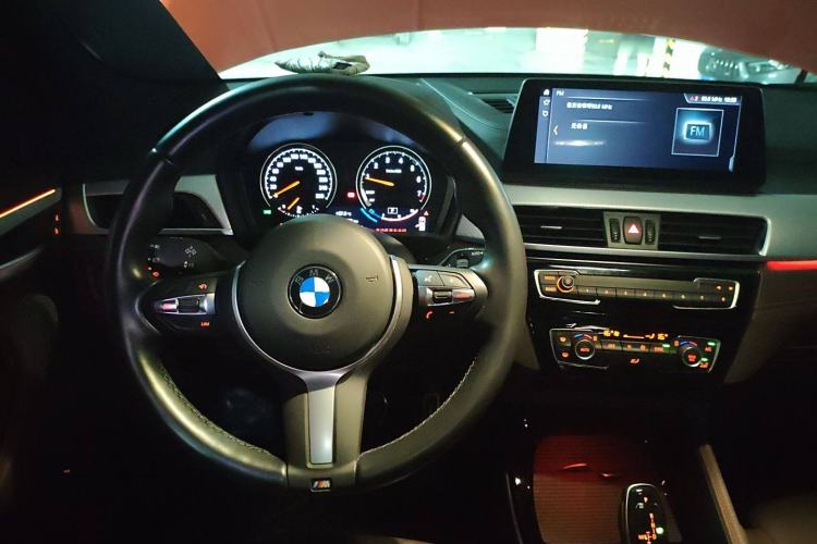 Used BMW X2 2021 Updated xDrive25i Midnight Edition Steering Wheel