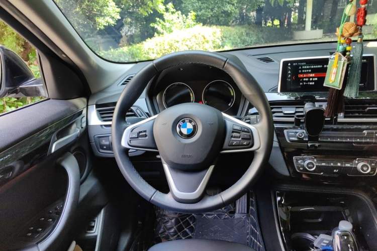 Used BMW X2 2018 sDrive25i Leading Model M Sport Package China V Steering Wheel