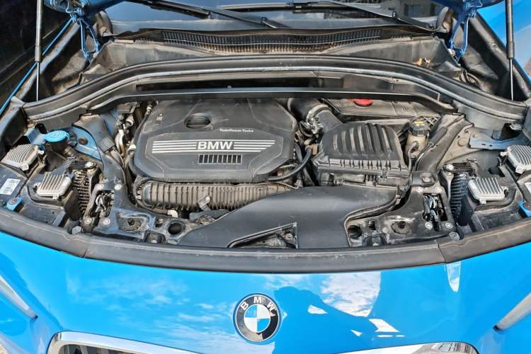Used BMW X2 2018 sDrive25i Luxury M Sport Package China V Emission Standard Engine Bay